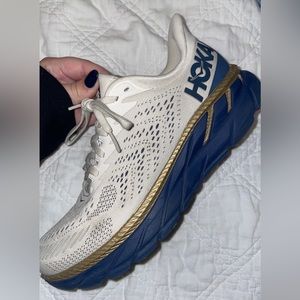Hoka Clifton 7’s